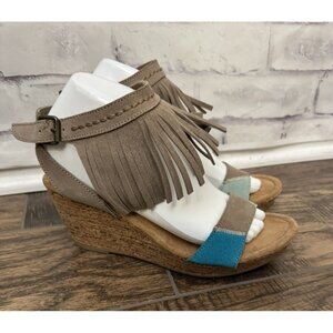Minnetonka Poppy Size 9 Tan Aqua Blue Wedge Sandal Fringe Comfort‎ 71327